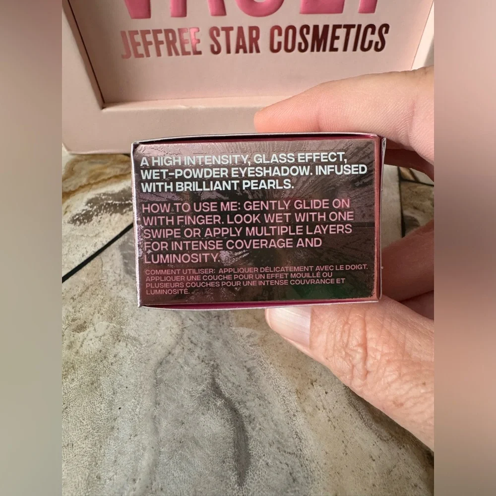 Jeffree Star Black Onyx Eye Gloss Powder